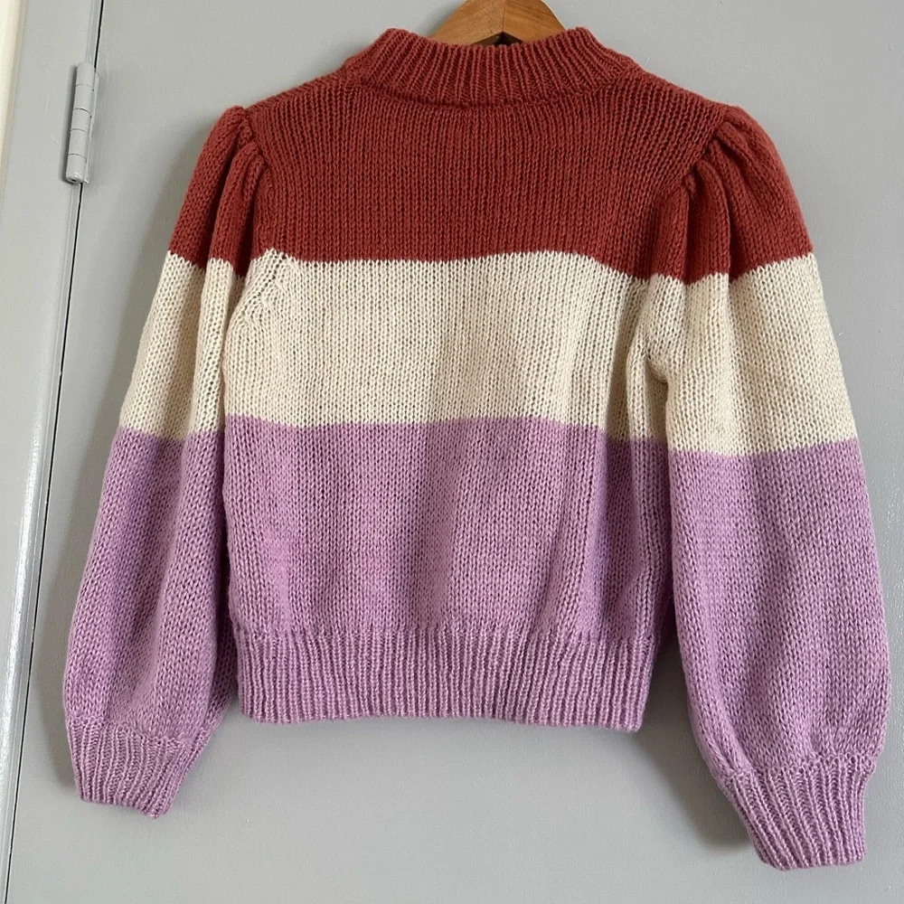 Gianni Bini cropped striped sweater with slight puff at shoulder Mock turtleneck - Picture 3 of 10